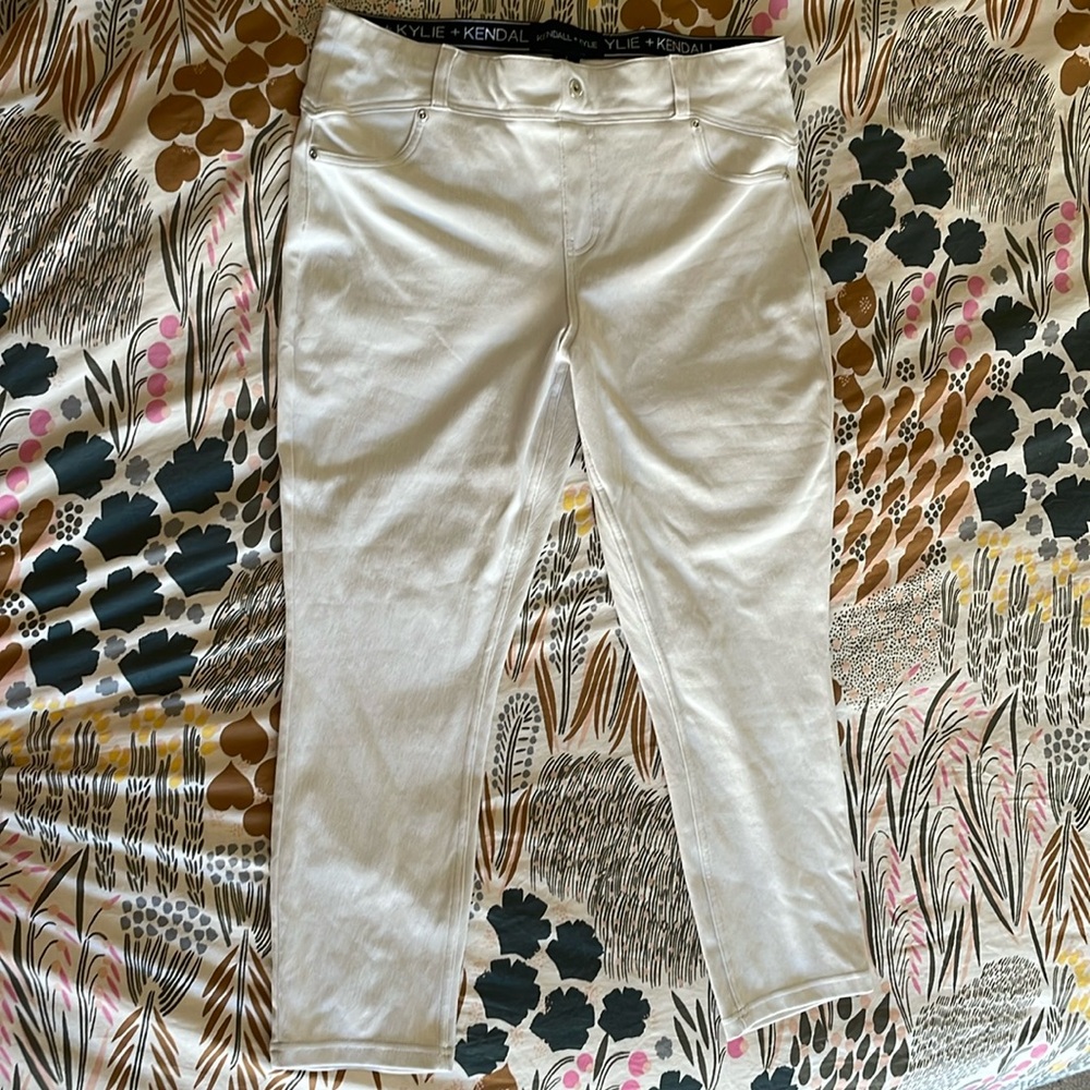 Kendall + Kylie ivory pants